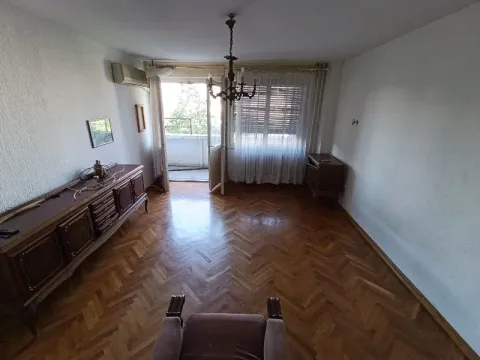 Stan in Botanička Bašta