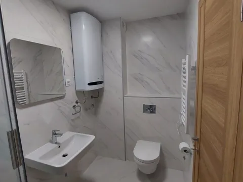 Izdavanje, jednosoban stan, 45m², City Kvart, Podgorica - image 8