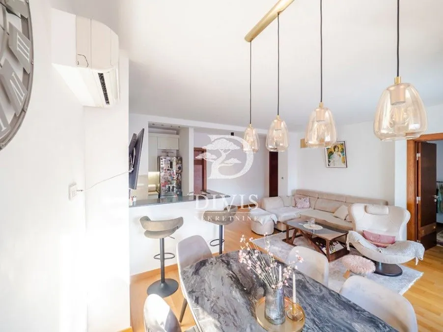 Prodaja, trosoban stan, 87m², Crveni Krst, Beograd