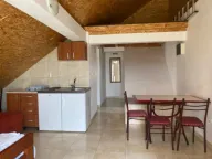 Izdavanje, garsonjera, 30m², Tivat, Crna Gora - image 8