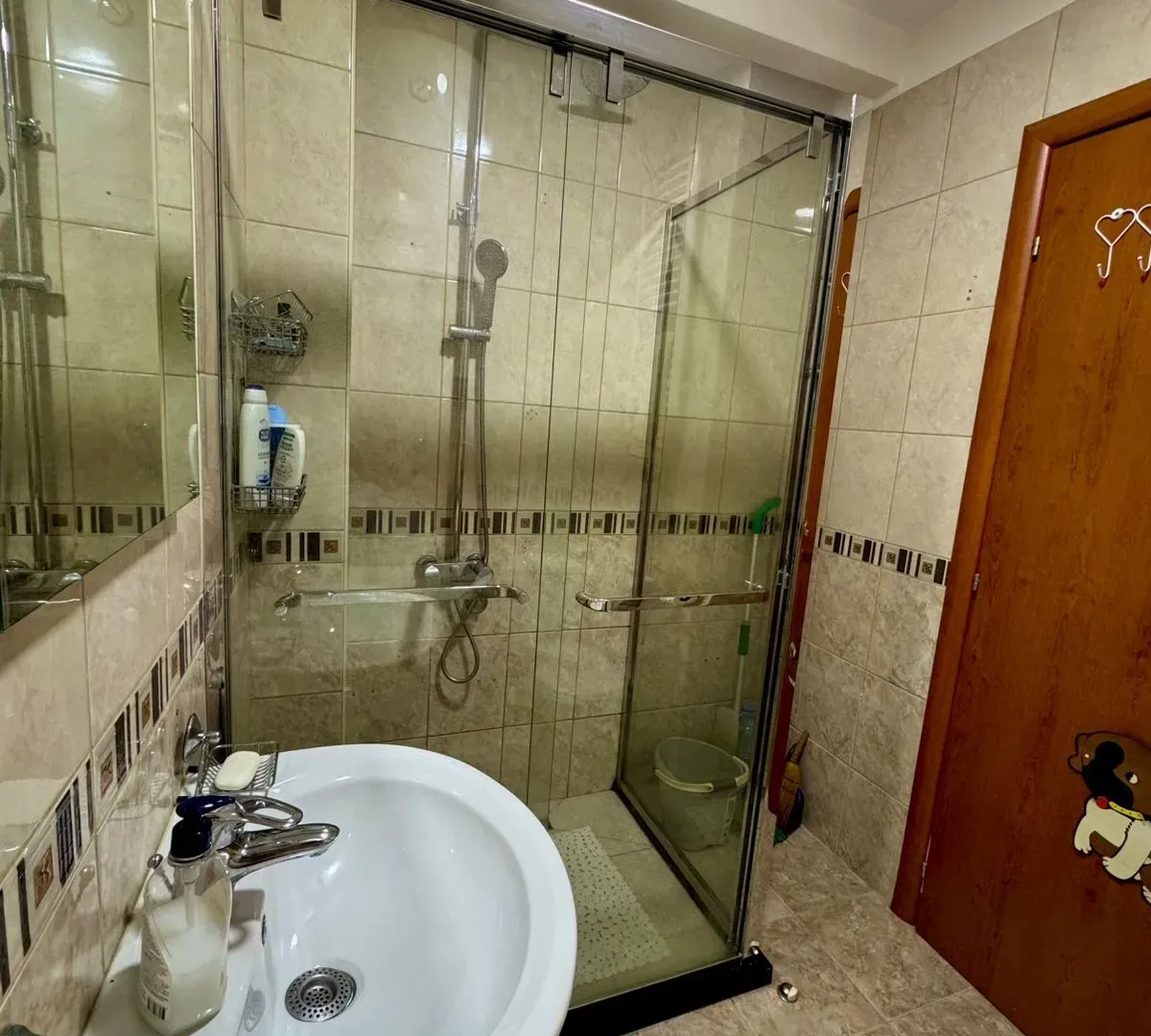 Izdavanje, dvosoban stan, 60m², Krivi Most, Podgorica