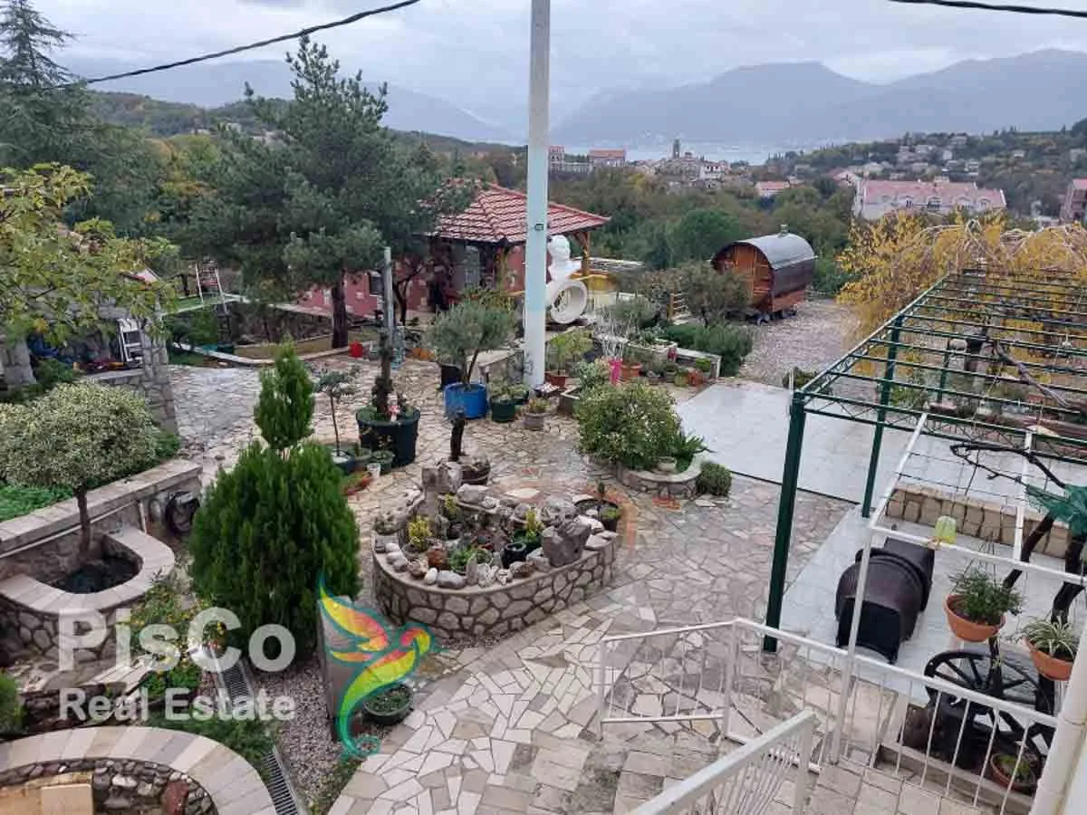 Prodaja, kuća, 370m², Tivat, Crna Gora