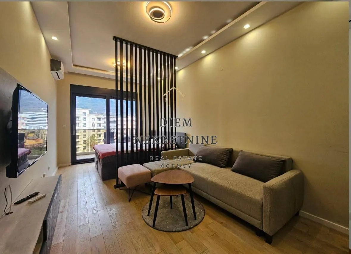 Rent, studio apartment, 38m², Soho City, Bar