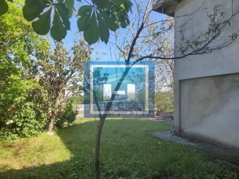 Kuća in Majur