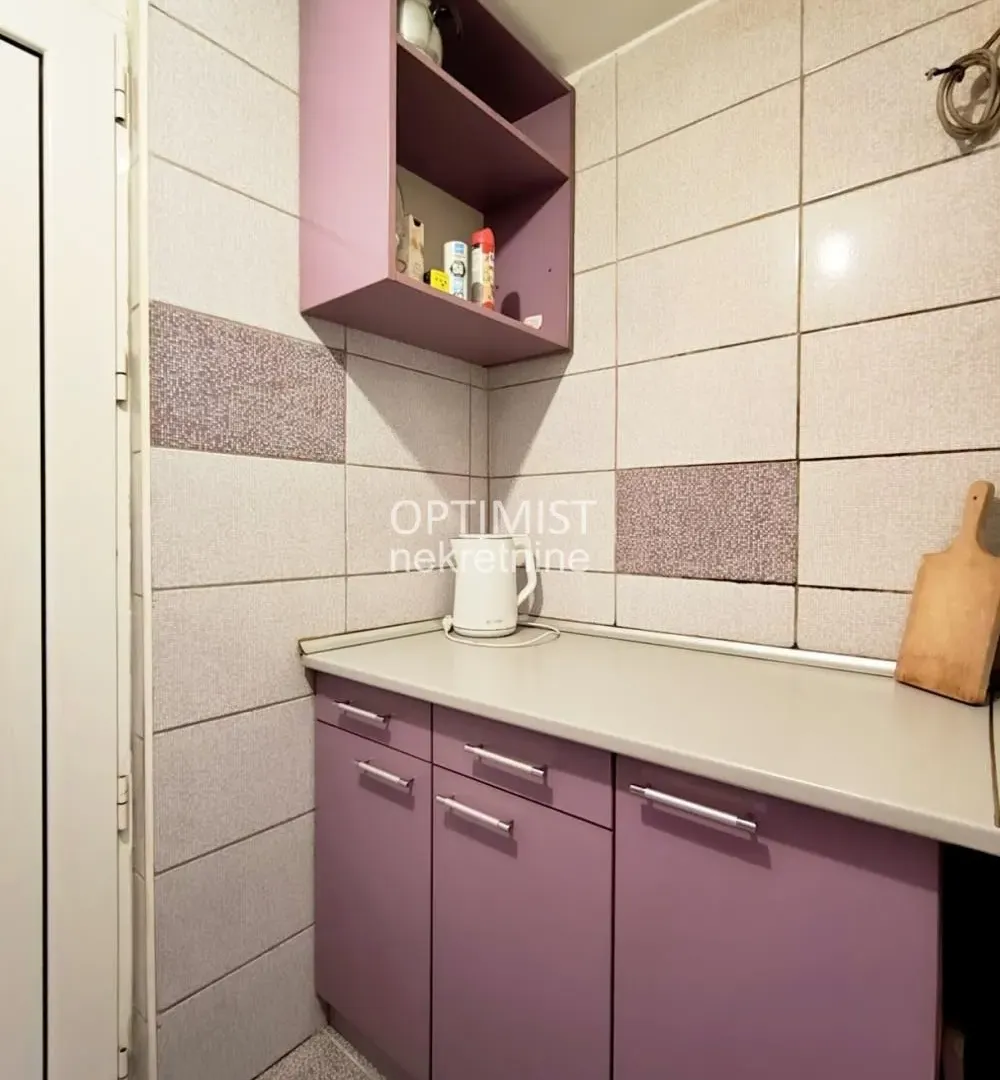 Prodaja, jednosoban stan, 29m², Čubura, Beograd