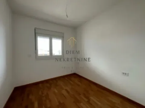 Prodaja, jednosoban stan, 45m², Stari Aerodrom, Podgorica - image 5