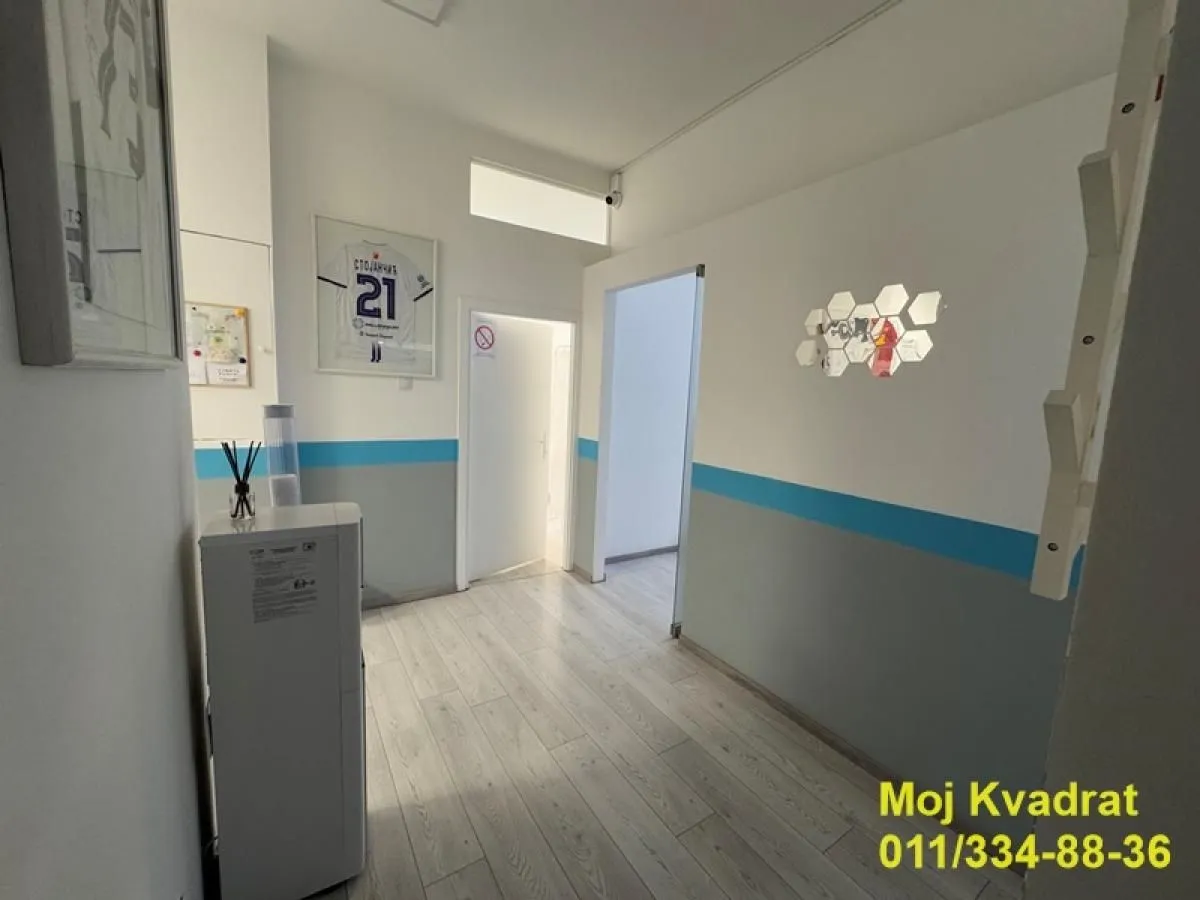 Rent, office space, 136m², Banovo Brdo, Beograd