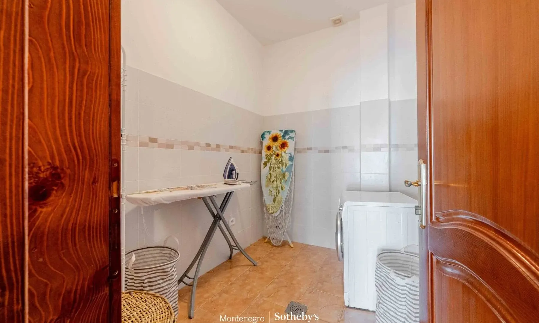 Sale, house, 416m², Utjeha, Bar