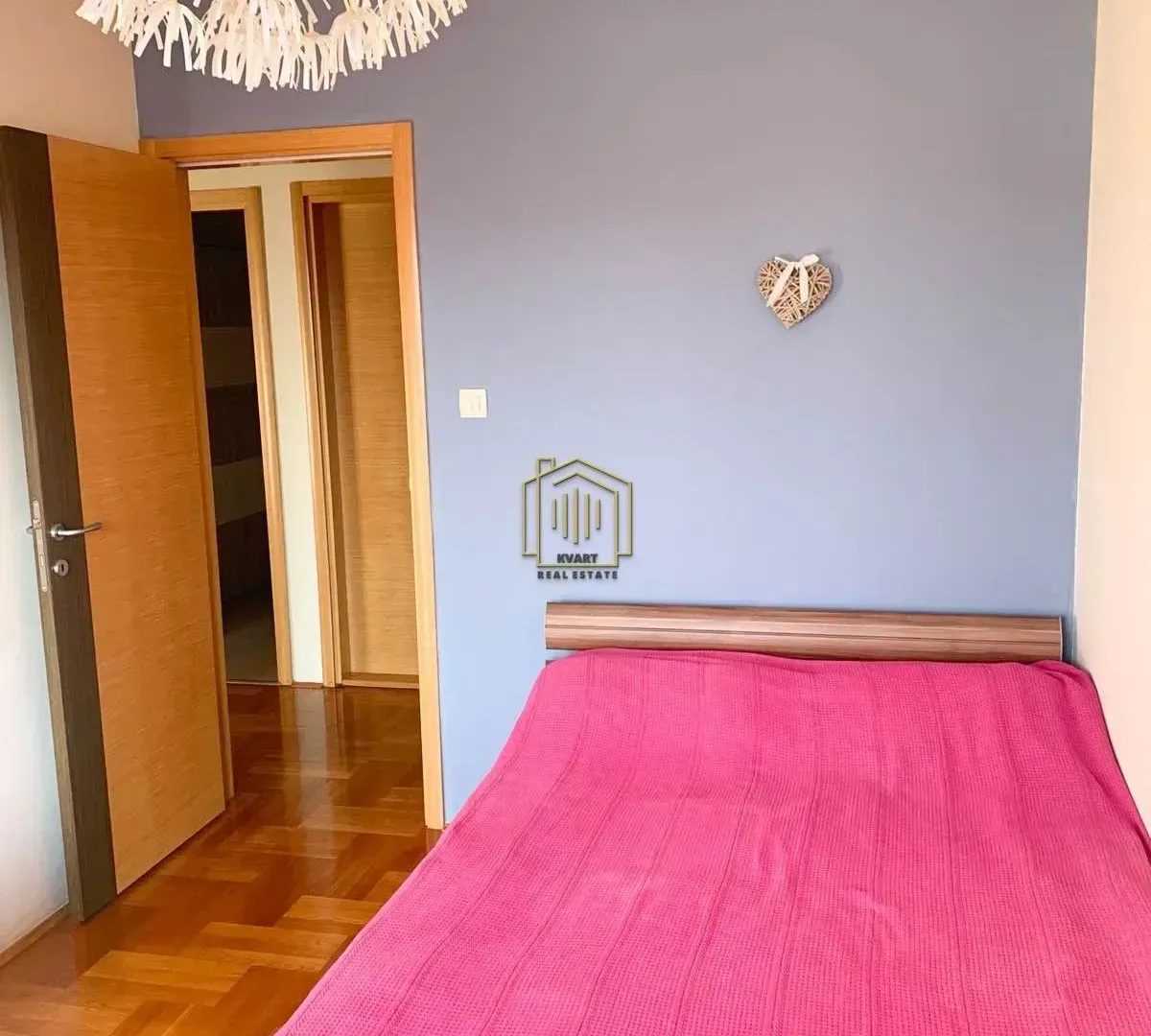 Izdavanje, trosoban stan, 103m², Pobrežje, Podgorica