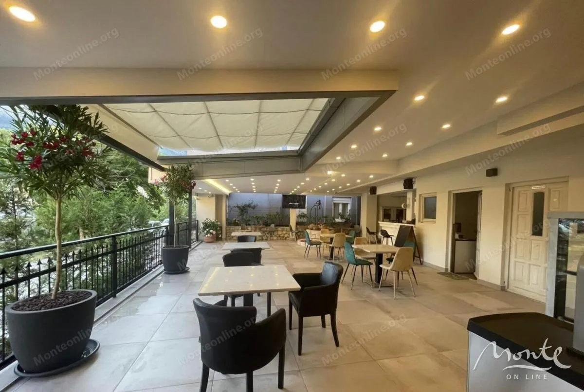 Prodaja, poslovni prostor, 320m², Kotor, Crna Gora