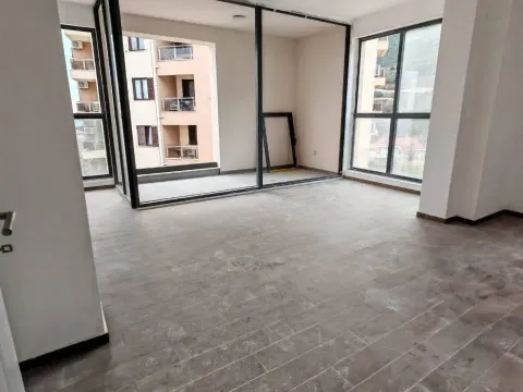 Sale, one bedroom apartment, 55m², Bečići, Budva - image 5