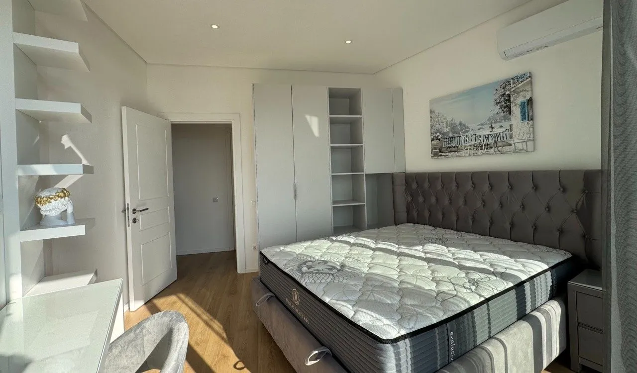 Prodaja, dvosoban stan, 76m², Tivat, Crna Gora