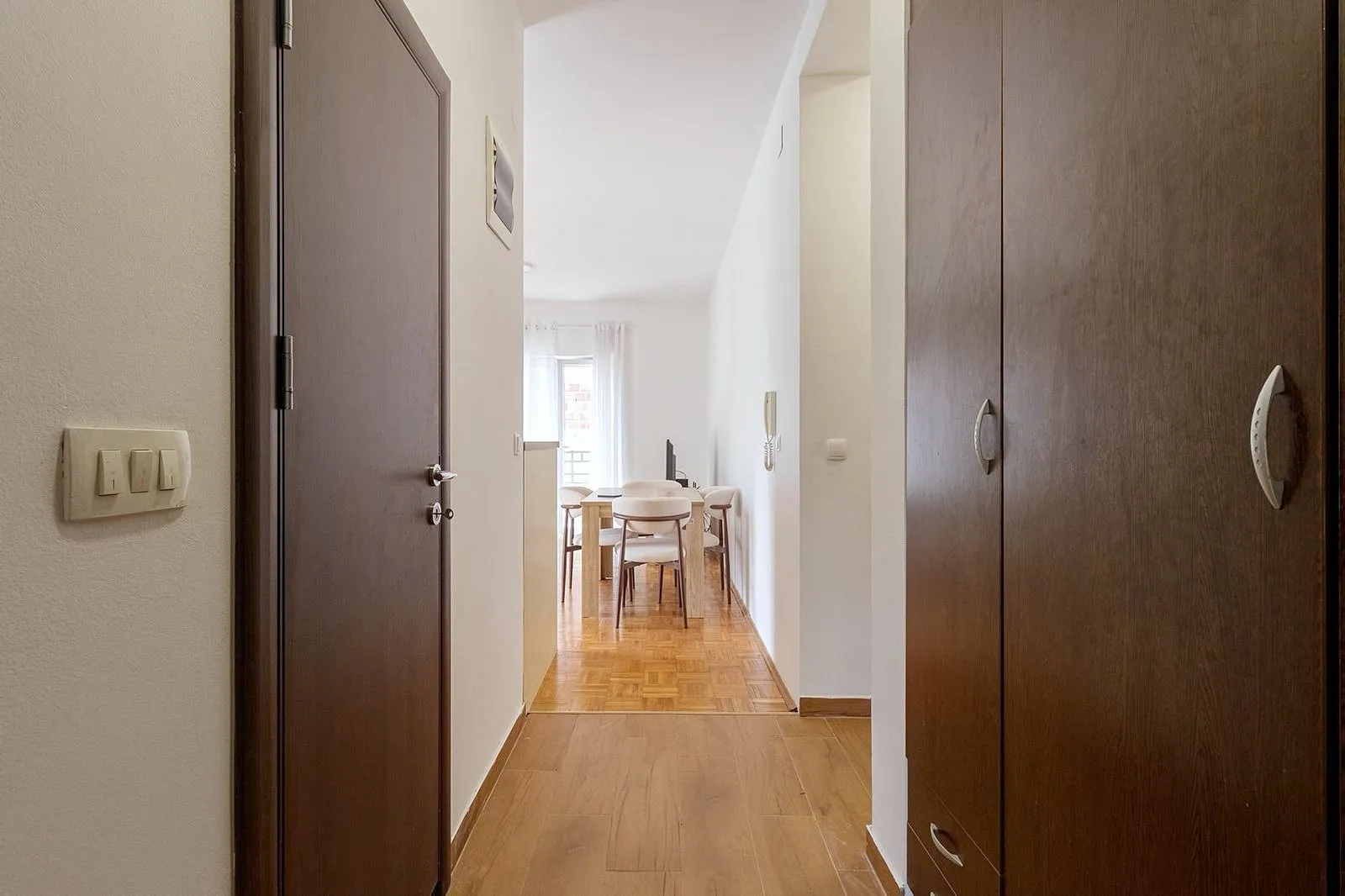 Prodaja, jednosoban stan, 52m², Dumidran, Tivat