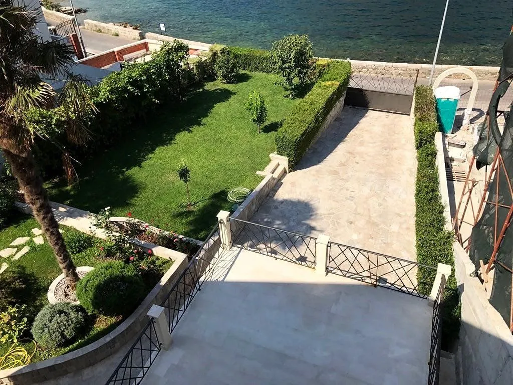 Sale, house, 390m², Stoliv, Kotor