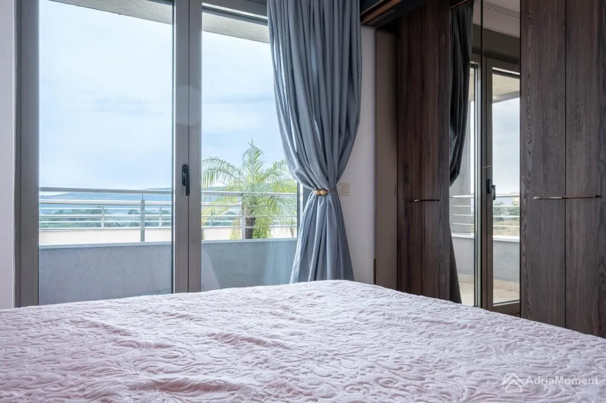 Prodaja, dvosoban stan, 87m², Tivat, Crna Gora