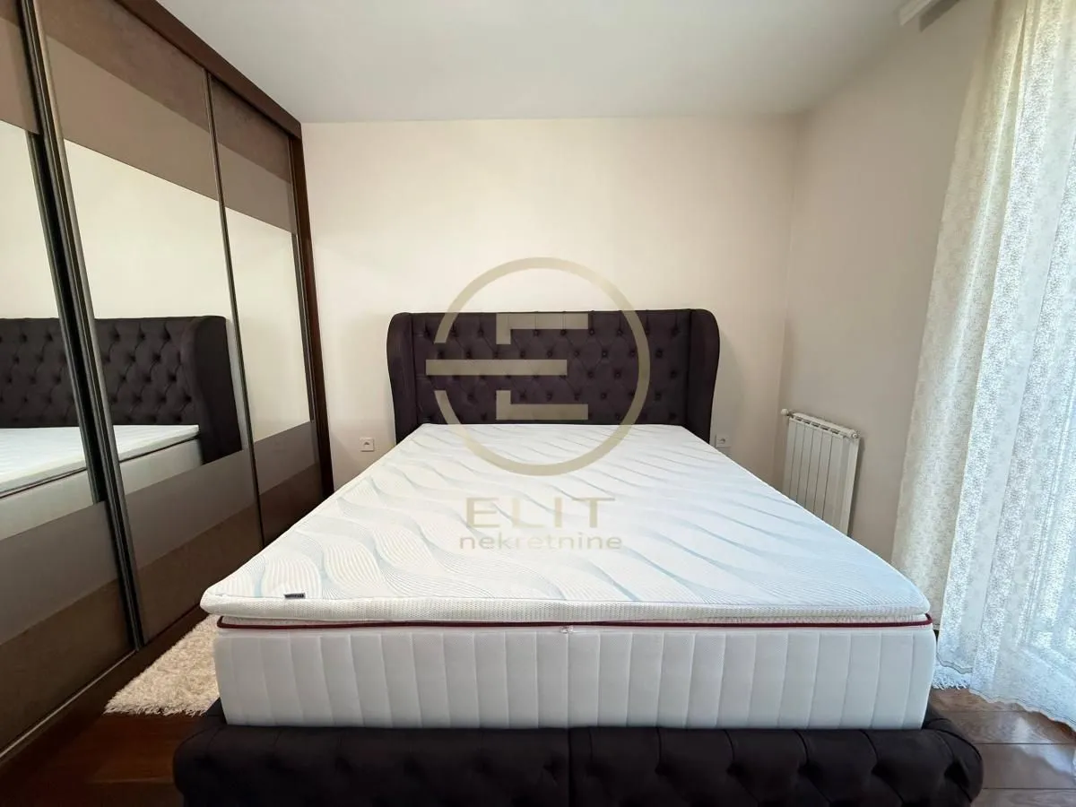 Izdavanje, stan, 116m², Socijalno, Novi Sad Sve Podlokacije