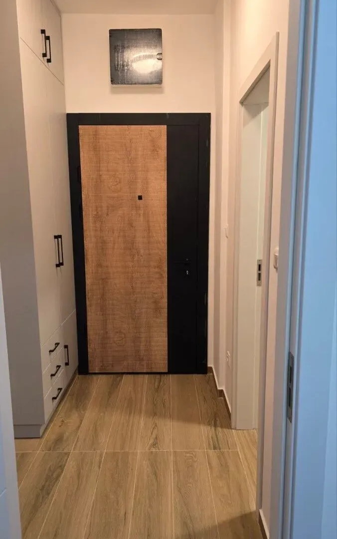 Izdavanje, jednosoban stan, 37m², Tološi, Podgorica