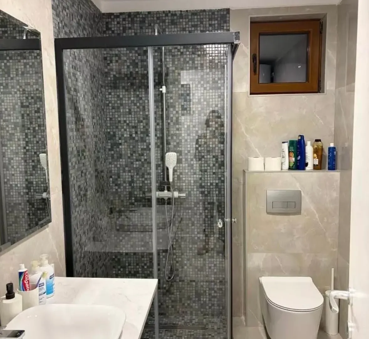 Izdavanje, dvosoban stan, 73m², Donja Lastva, Tivat