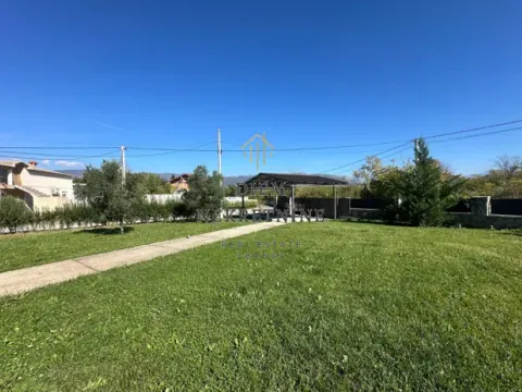 Izdavanje, kuća, 100m², Klikovače, Danilovgrad - image 1
