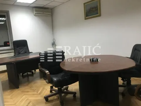 Rent, office space, 230m², Vračar Centar, Vračar Sve Podlokacije - image 2