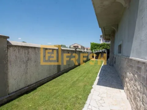 Sale, house, 550m², Zabjelo, Podgorica - image 17