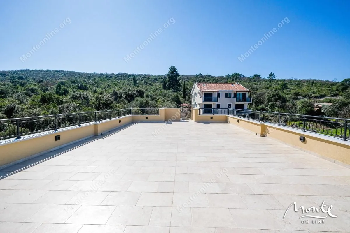 Prodaja, trosoban stan, 96m², Krašići, Tivat