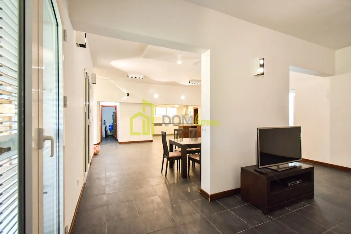 Prodaja, kuća, 230m², Mareza, Podgorica
