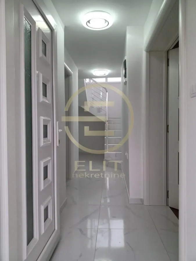 Sale, house, 220m², Alibegovac, Petrovaradin