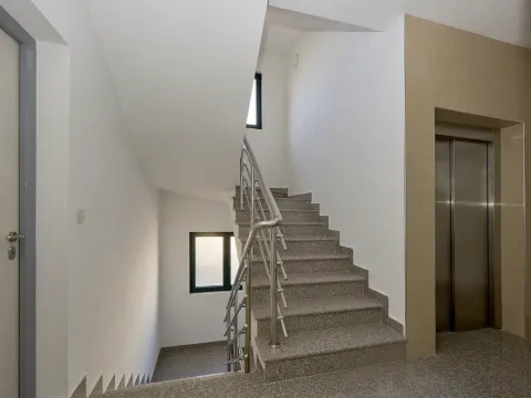 Sale, two bedroom apartment, 63m², Bečići, Budva - image 7