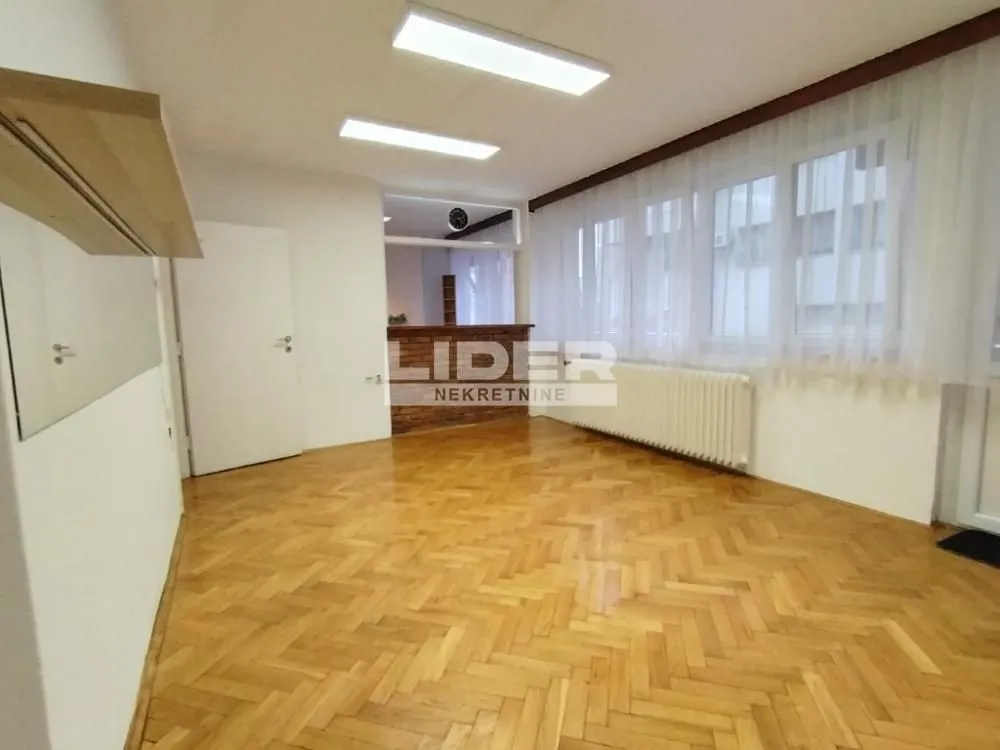 Rent, office space, 53m², Kalenić Pijaca, Vračar Sve Podlokacije