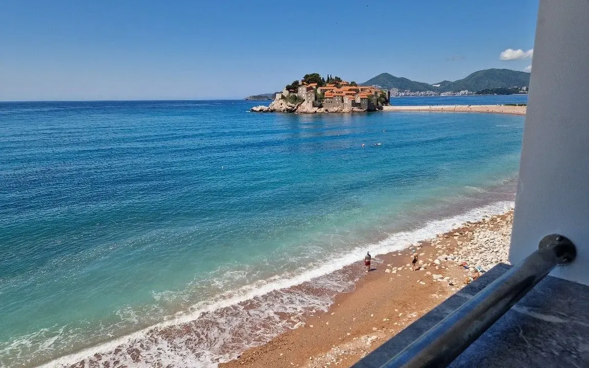 Sale, two bedroom apartment, 62m², Sveti Stefan, Budva