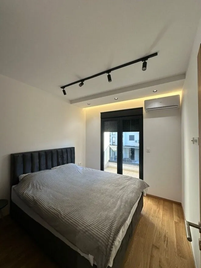 Izdavanje, dvosoban stan, 53m², City Kvart, Podgorica