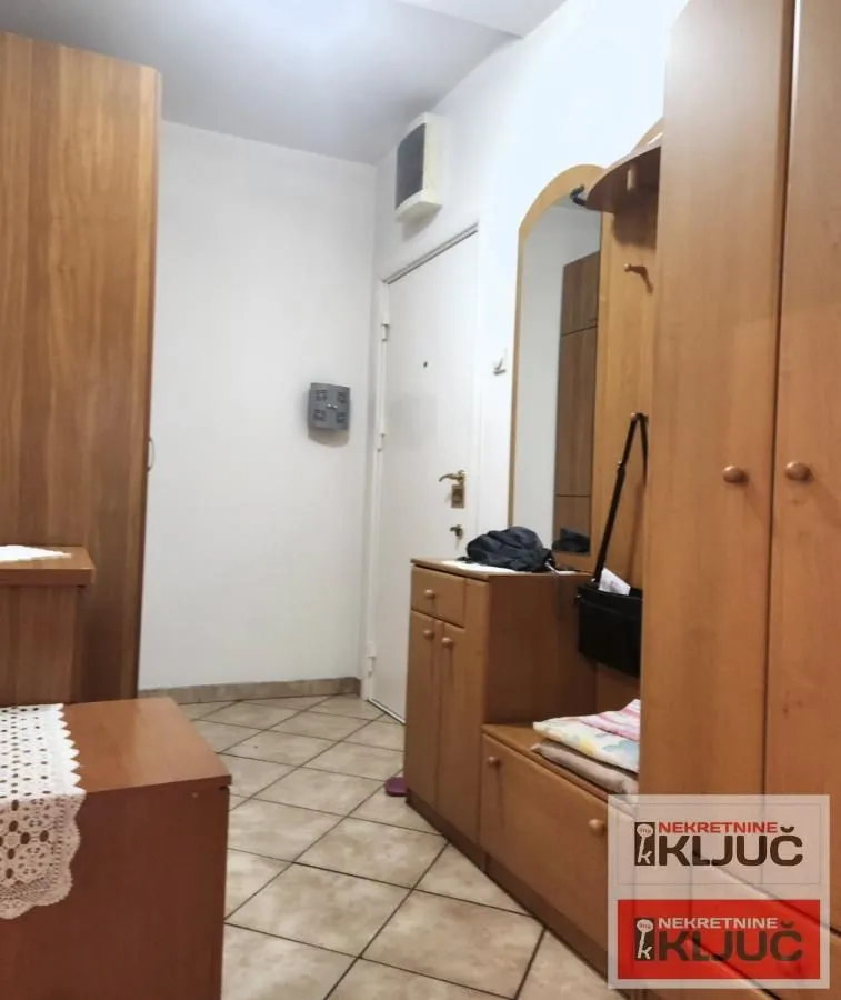 Izdavanje, dvosoban stan, 54m², Grbavica, Novi Sad Sve Podlokacije