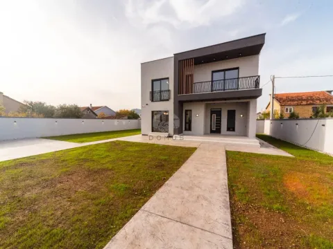 Prodaja, kuća, 150m², Gornja Gorica, Podgorica - image 2