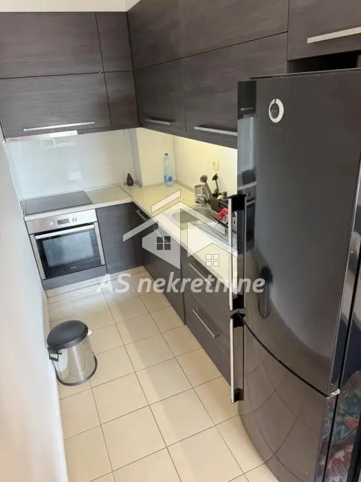 Izdavanje, trosoban stan, 73m², Vračar Sve Podlokacije, Beograd