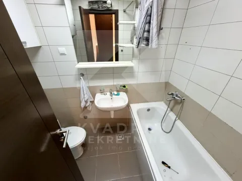 Rent, one bedroom apartment, 50m², Blok 9, Podgorica - image 12