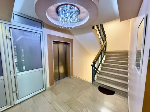 Izdavanje, jednosoban stan, 50m², Stara Varoš, Podgorica - image 3