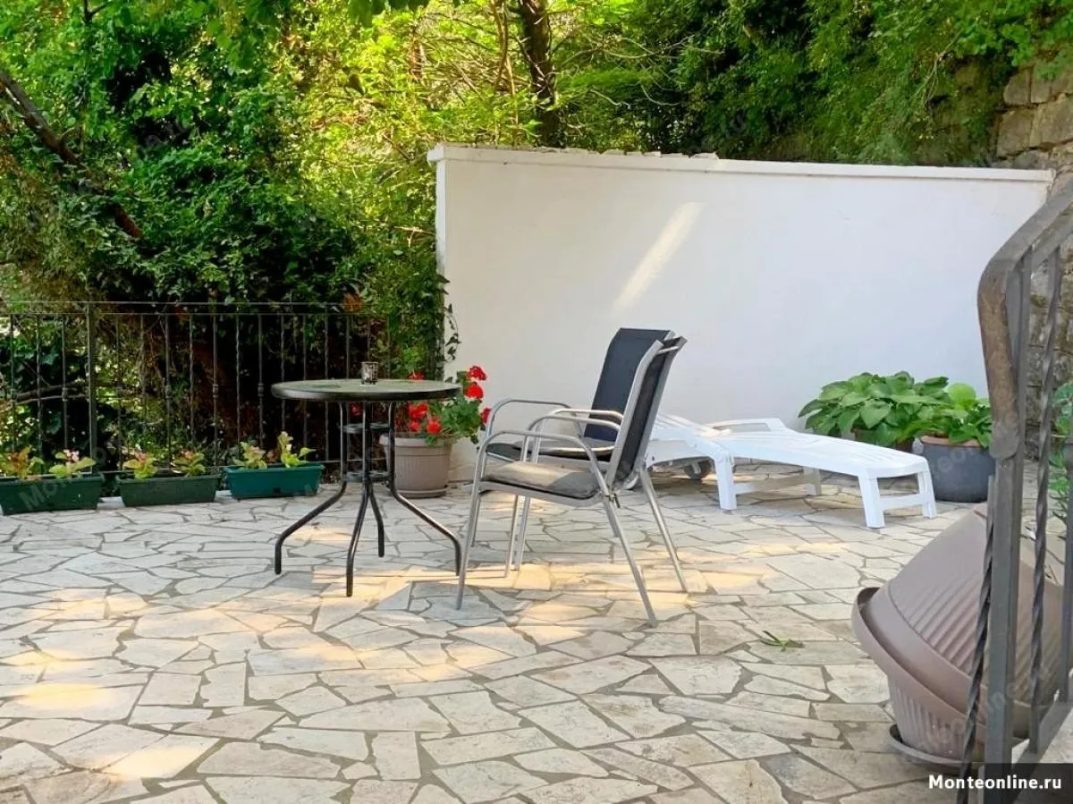 Sale, three bedroom apartment, 164m², Sveti Stefan, Budva