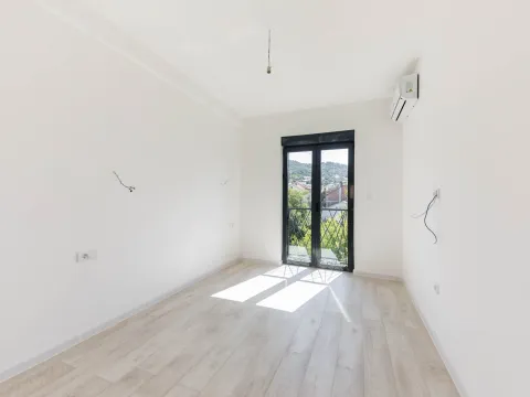 Prodaja, trosoban stan, 82m², Tivat, Crna Gora - image 10