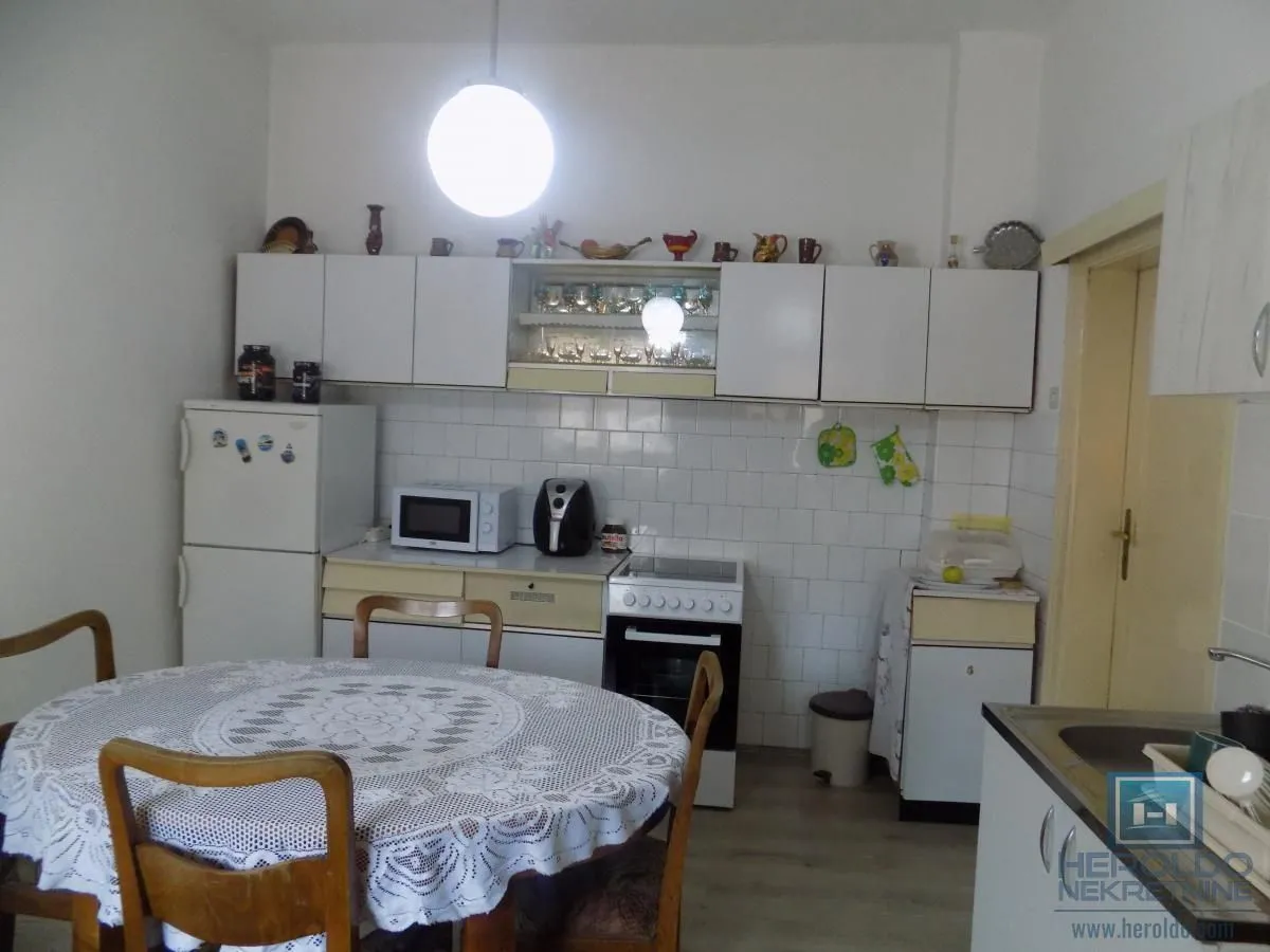 Prodaja, kuća, 217m², Paraćin, Srbija