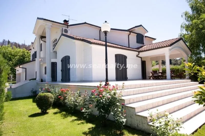 Sale, house, 460m², Zagorič, Podgorica