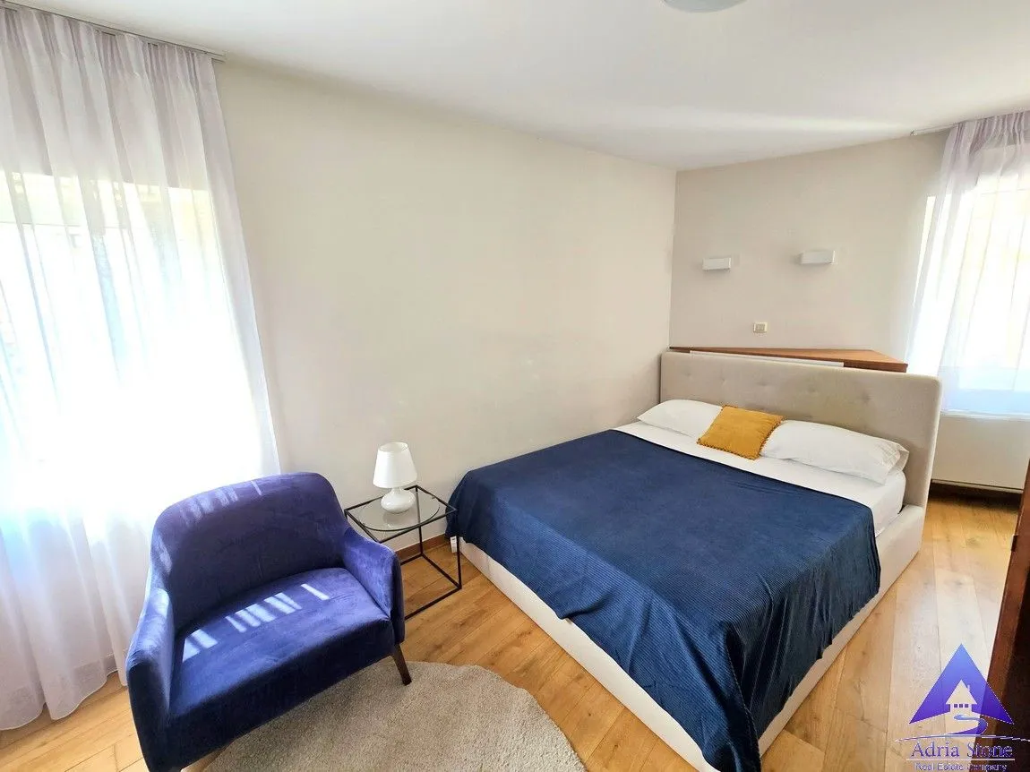 Rent, three bedroom apartment, 124m², Stari Grad, Budva