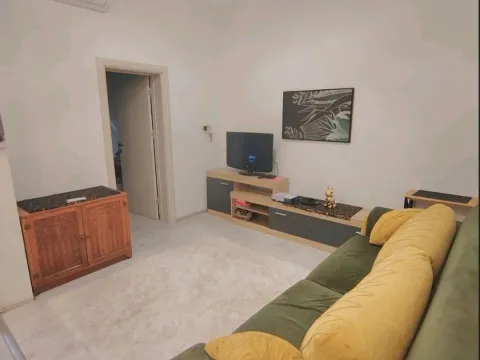 Rent, one bedroom apartment, 70m², Bečići, Budva - image 6