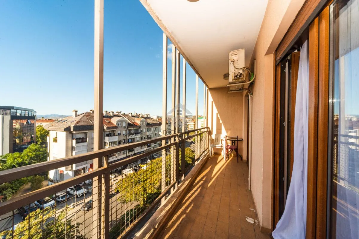 Izdavanje, dvosoban stan, 75m², Stari Aerodrom, Podgorica