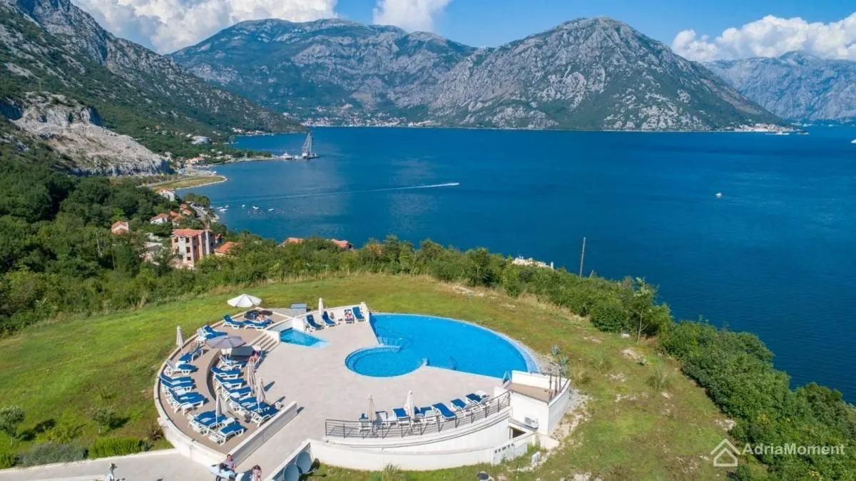 Prodaja, trosoban stan, 97m², Morinj, Kotor