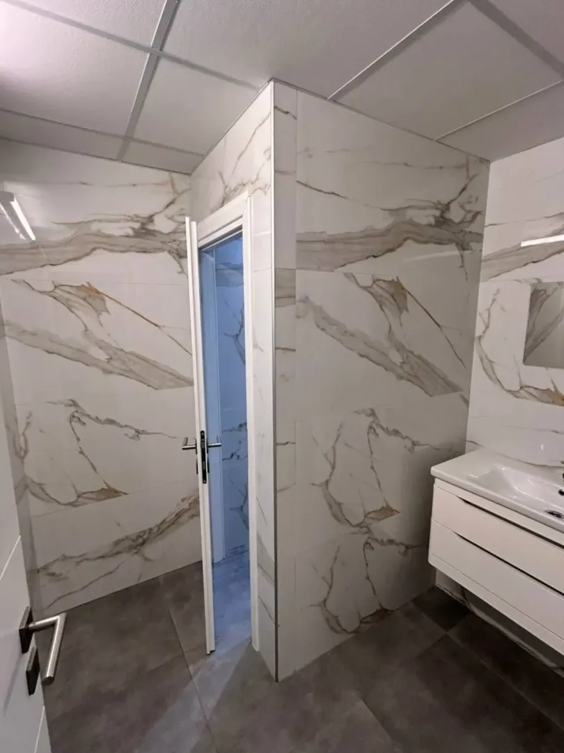 Izdavanje, poslovni prostor, 158m², Centar, Budva