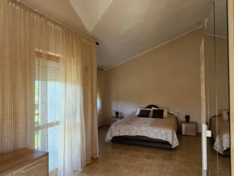 Prodaja, kuća, 220m², Kosić, Danilovgrad - image 11