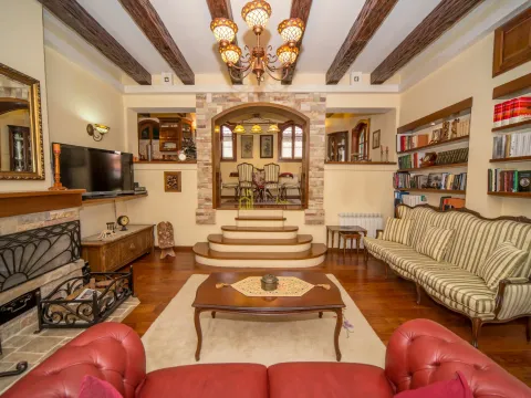 Sale, house, 168m², Cetinje, Crna Gora - image 34