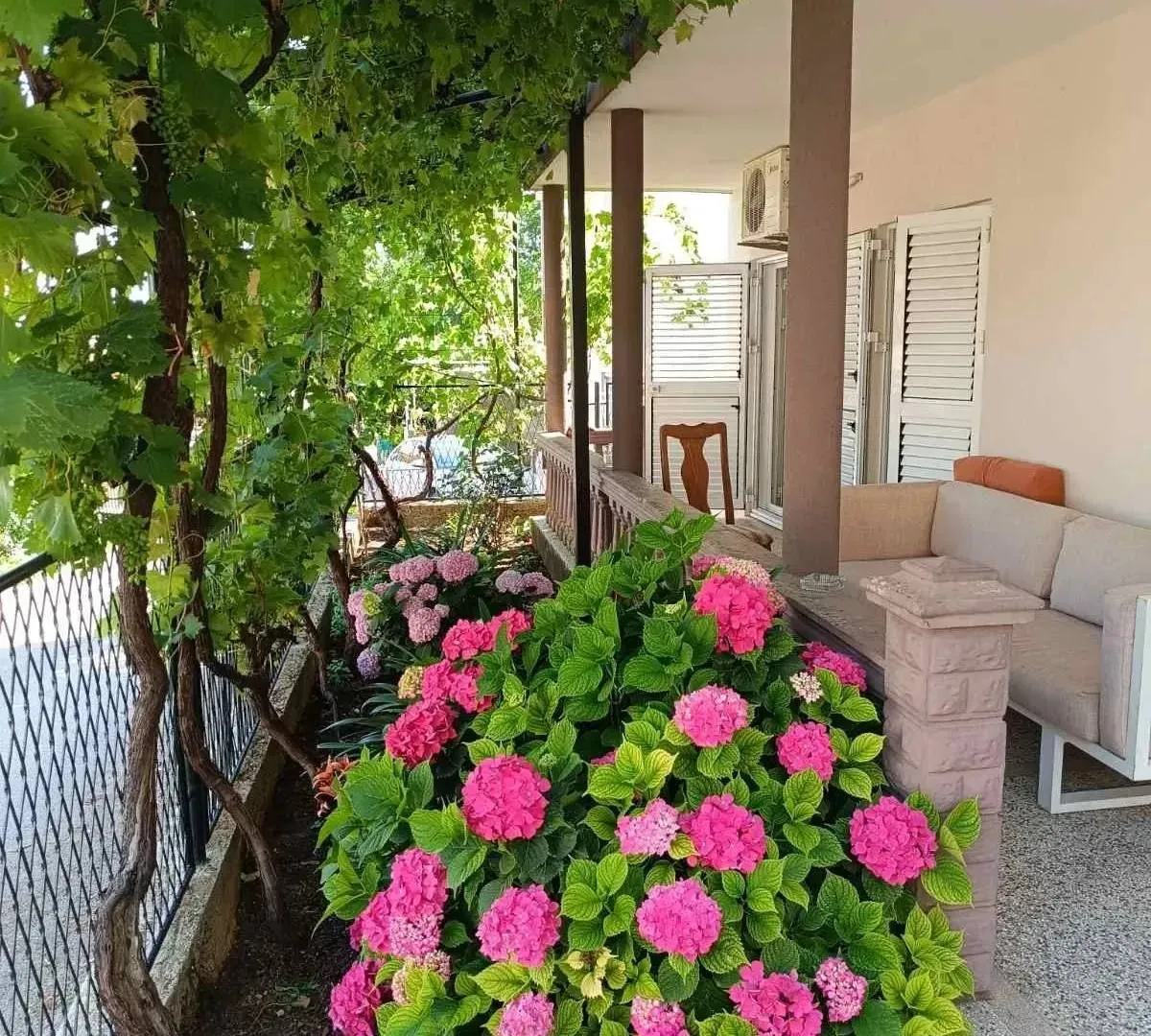 Prodaja, kuća, 156m², Centar, Bar