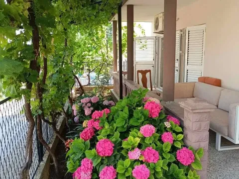 Prodaja, kuća, 156m², Centar, Bar - image 10